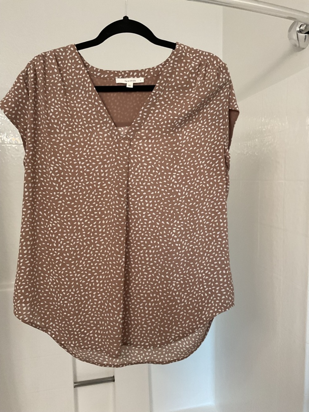 MONDAY FUN| Lillian V Neck Blouse